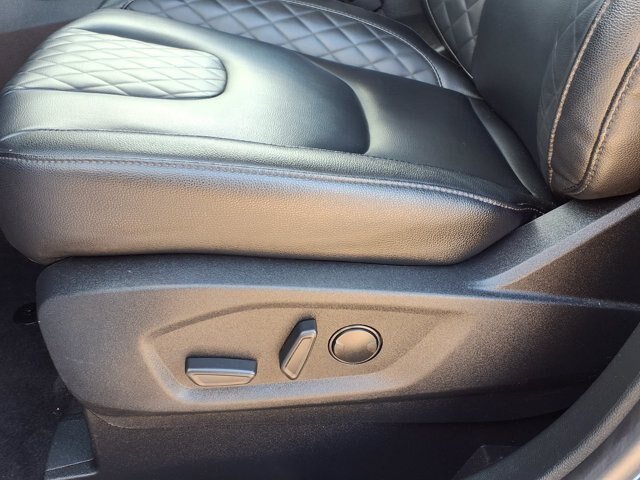 Certified 2023 Ford Edge Titanium AWD/4WD image 5