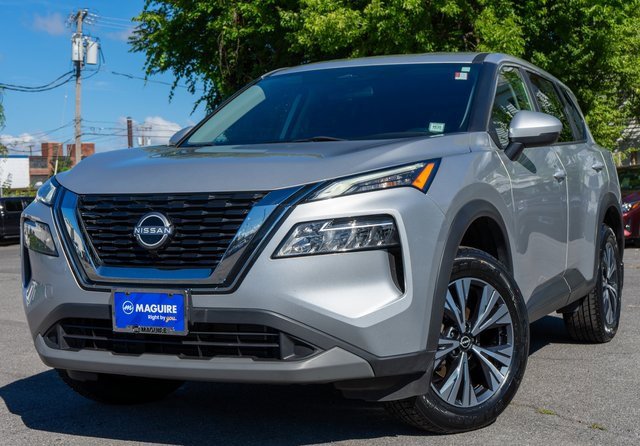 Used 2022 Nissan Rogue SV image 1