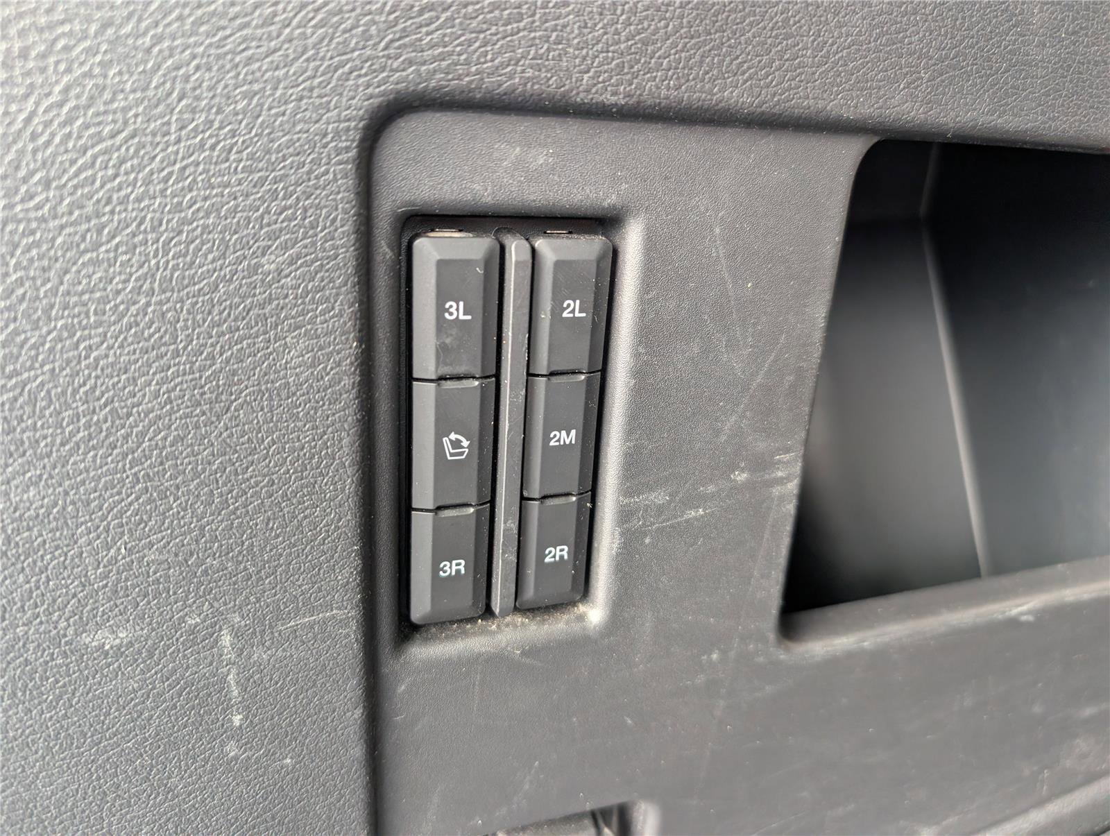 Used 2024 Ford Expedition Limited image 15