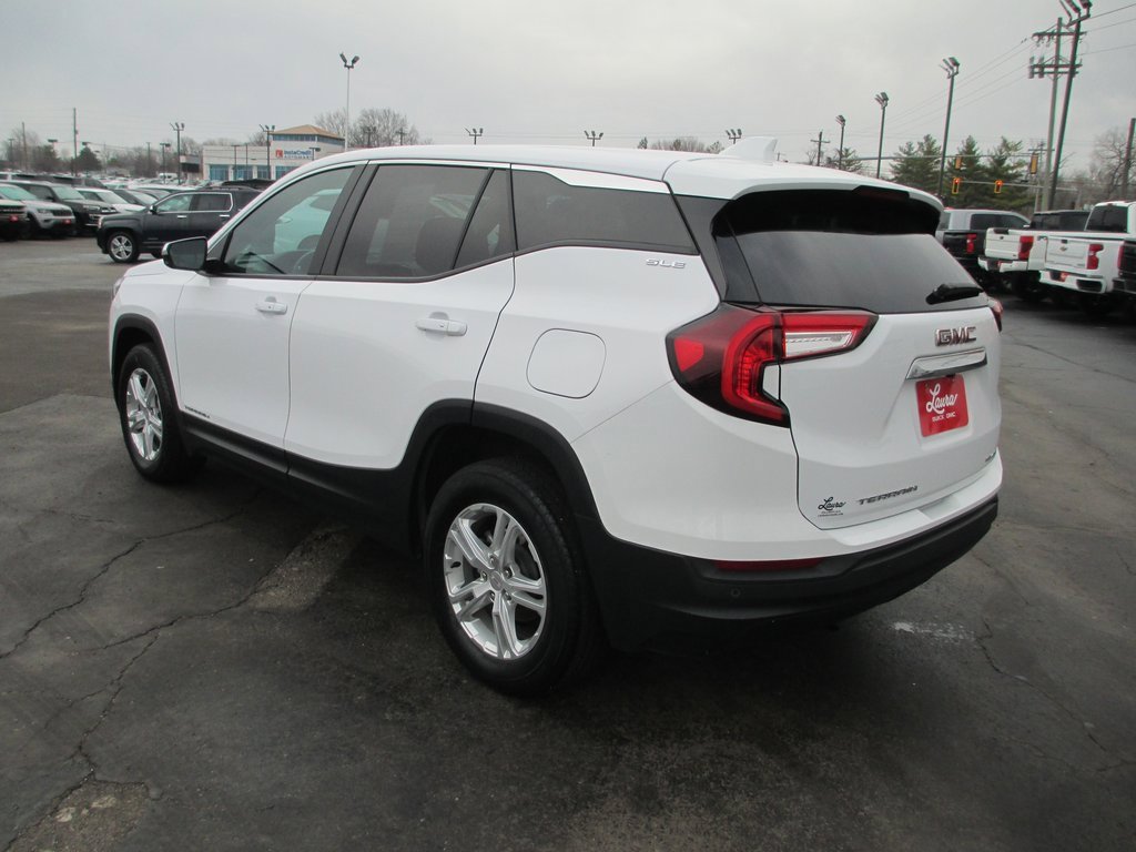 Used 2023 GMC Terrain SLE image 8