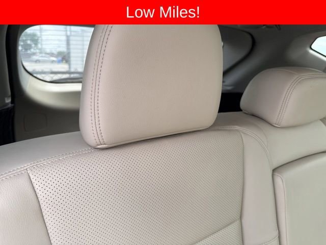 Used 2017 Nissan Murano Platinum w/ Platinum Technology Package AWD/4WD image 2