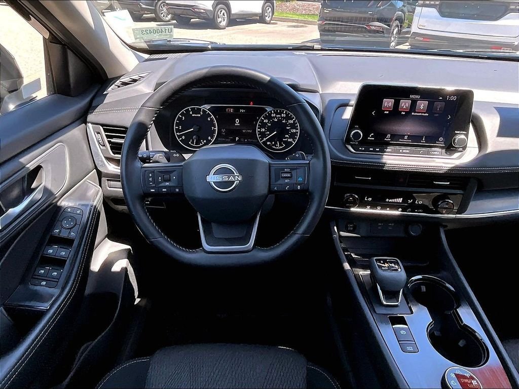 Certified 2026 Nissan Rogue SV AWD/4WD image 17