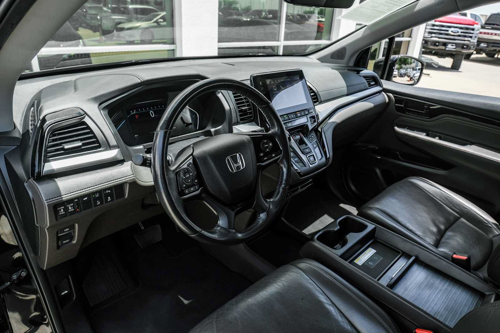 Used 2020 Honda Odyssey Elite image 3