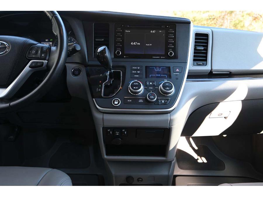 Used 2020 Toyota Sienna XLE FWD image 23