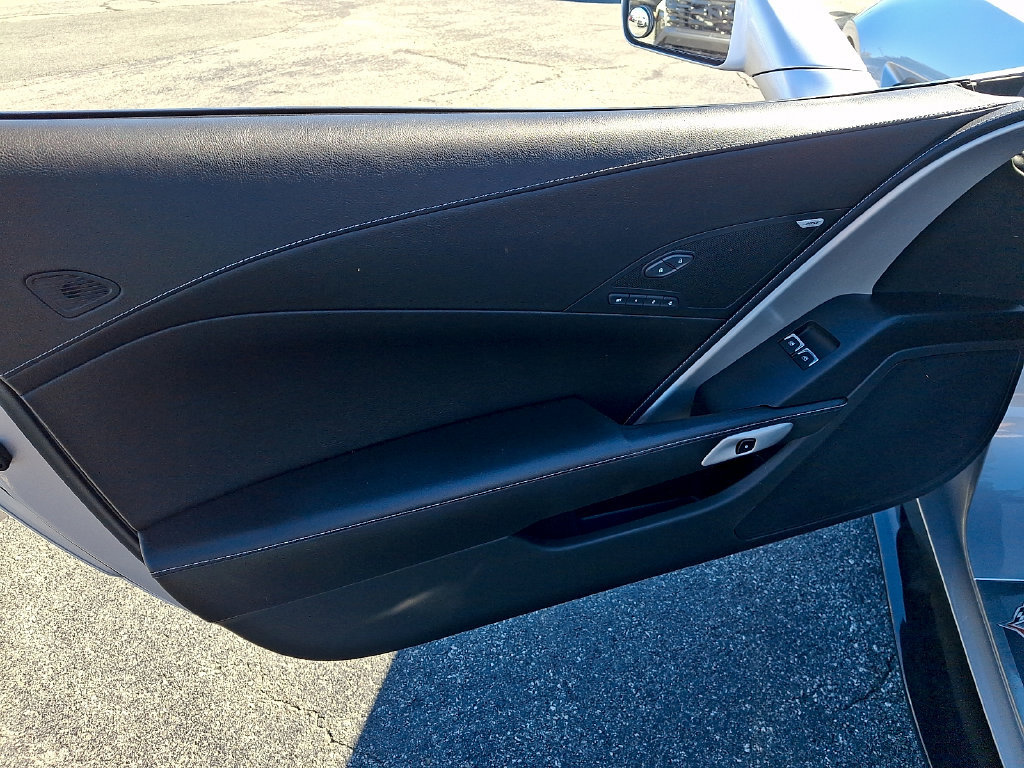 Used 2019 Chevrolet Corvette Stingray Convertible w/ 2LT Preferred Equipment Group RWD image 11