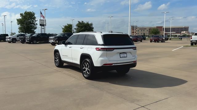 Used 2025 Jeep Grand Cherokee Limited RWD image 7
