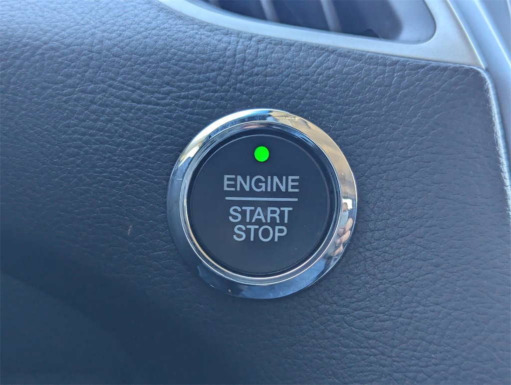 Used 2022 Ford Edge SEL image 21