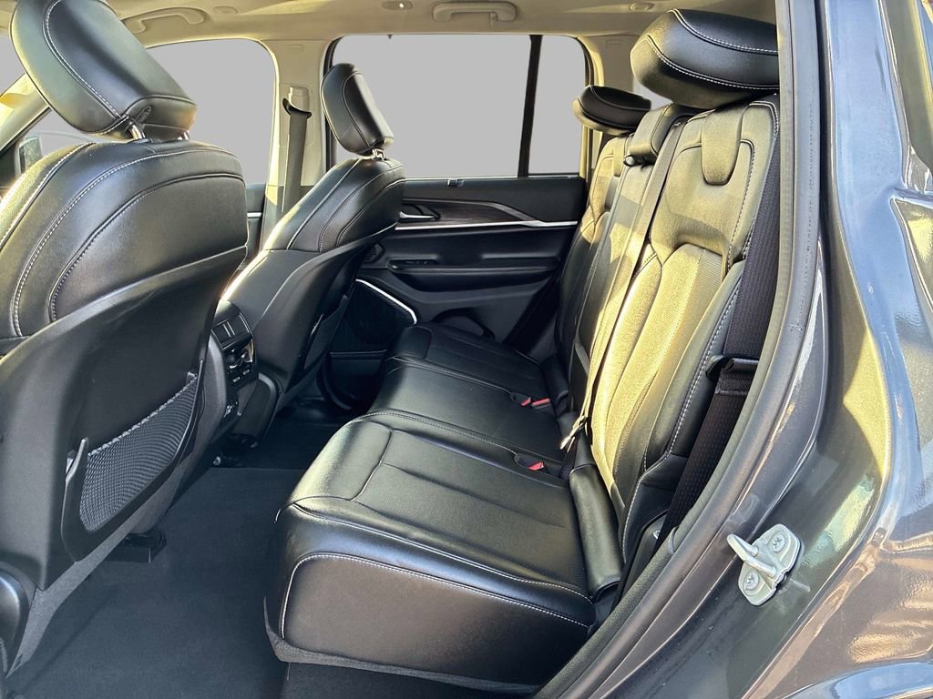 Used 2023 Jeep Grand Cherokee 4WD 4xe w/ Luxury Tech Group II image 14