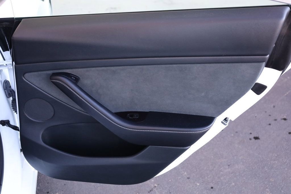 Used 2023 Tesla Model 3 Standard Range image 19
