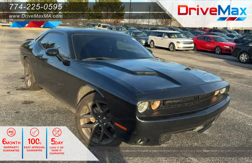 Used 2022 Dodge Challenger SXT w/ Blacktop Package image 1