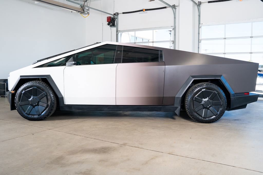 Used 2024 Tesla Cybertruck AWD Crew Cab image 8