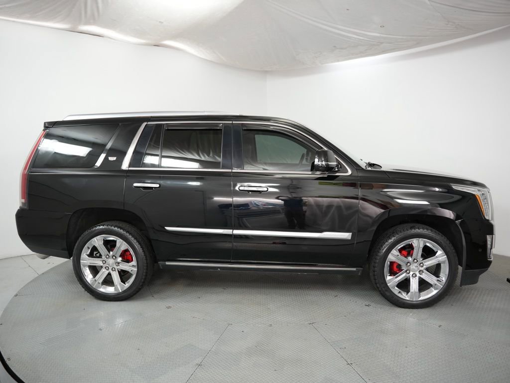 Used 2018 Cadillac Escalade Premium Luxury image 5