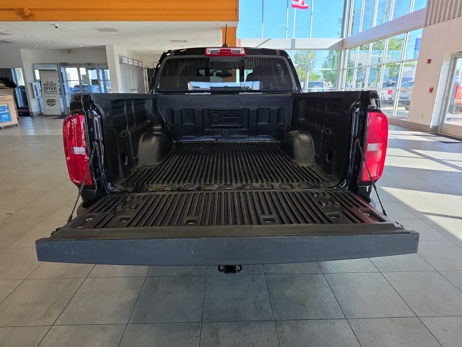 Used 2022 Chevrolet Colorado Z71 AWD/4WD image 11
