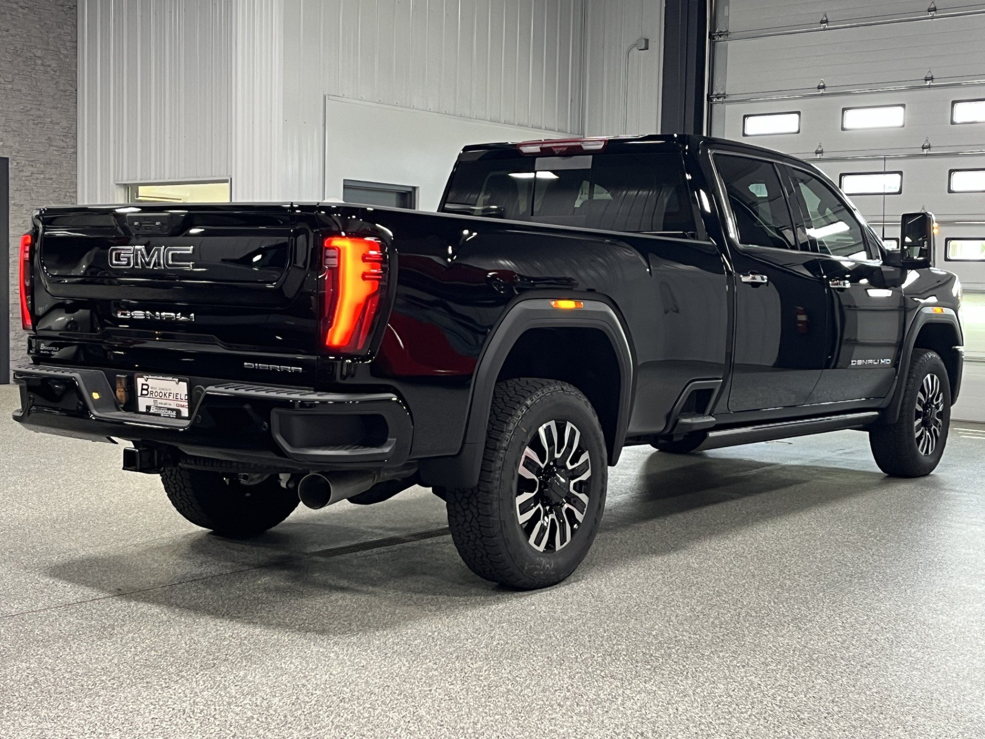 New 2026 GMC Sierra 3500 Denali Ultimate AWD/4WD image 3