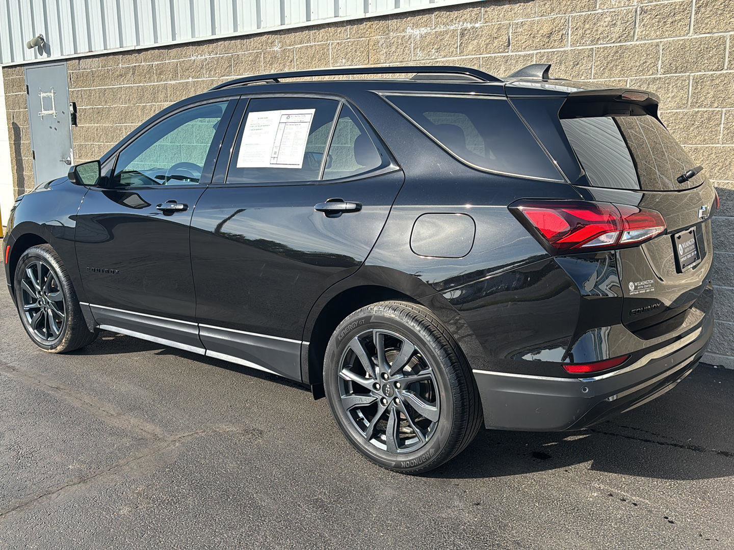 Used 2022 Chevrolet Equinox RS w/ LPO, Floor Liner Package FWD image 37