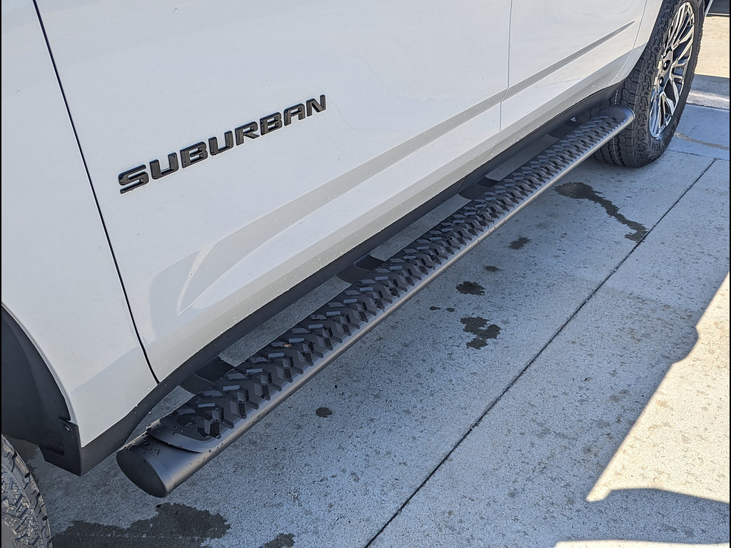 New 2026 Chevrolet Suburban Z71 w/ Z71 Off-Road Package AWD/4WD image 12