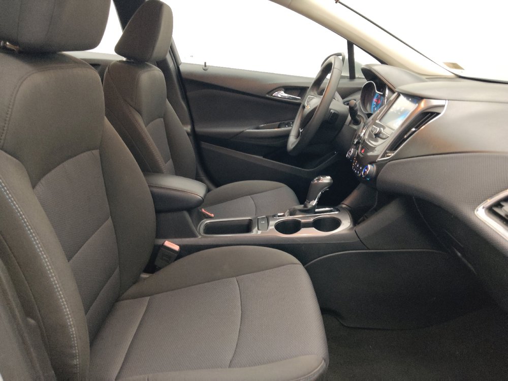 Used 2017 Chevrolet Cruze LT w/ Convenience Package FWD image 21