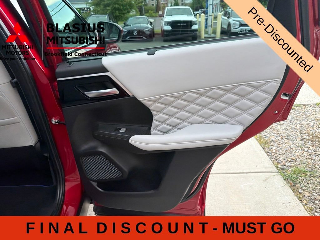 Used 2023 Mitsubishi Outlander SEL AWD/4WD image 55