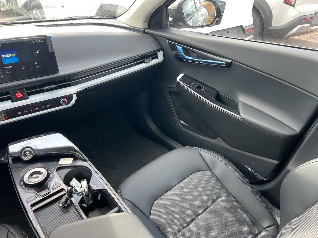 New 2025 Kia EV6 Light w/ Light LR Technology Package image 11