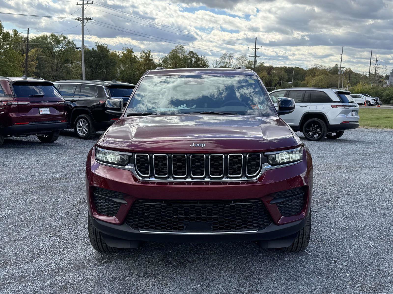New 2025 Jeep Grand Cherokee Laredo X w/ Luxury Tech Group I AWD/4WD image 23