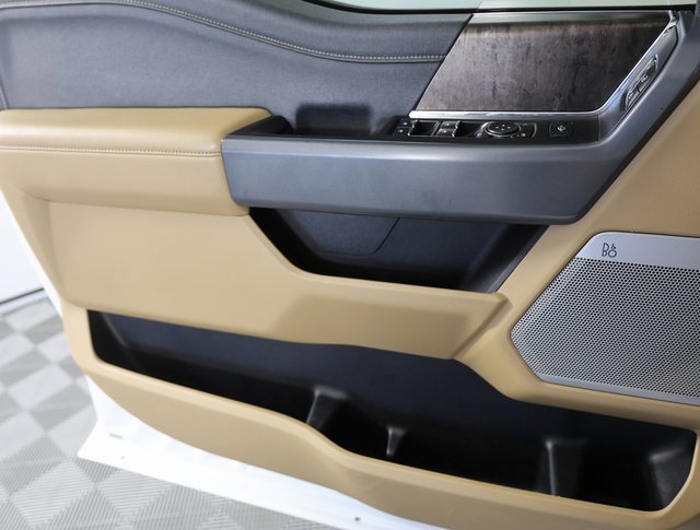 Used 2023 Ford F250 Lariat w/ Chrome Package image 32