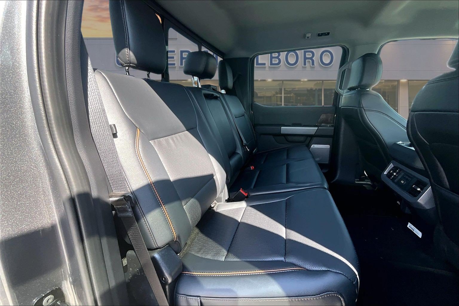 New 2026 Ford F250 Lariat w/ Black Appearance Package AWD/4WD image 9