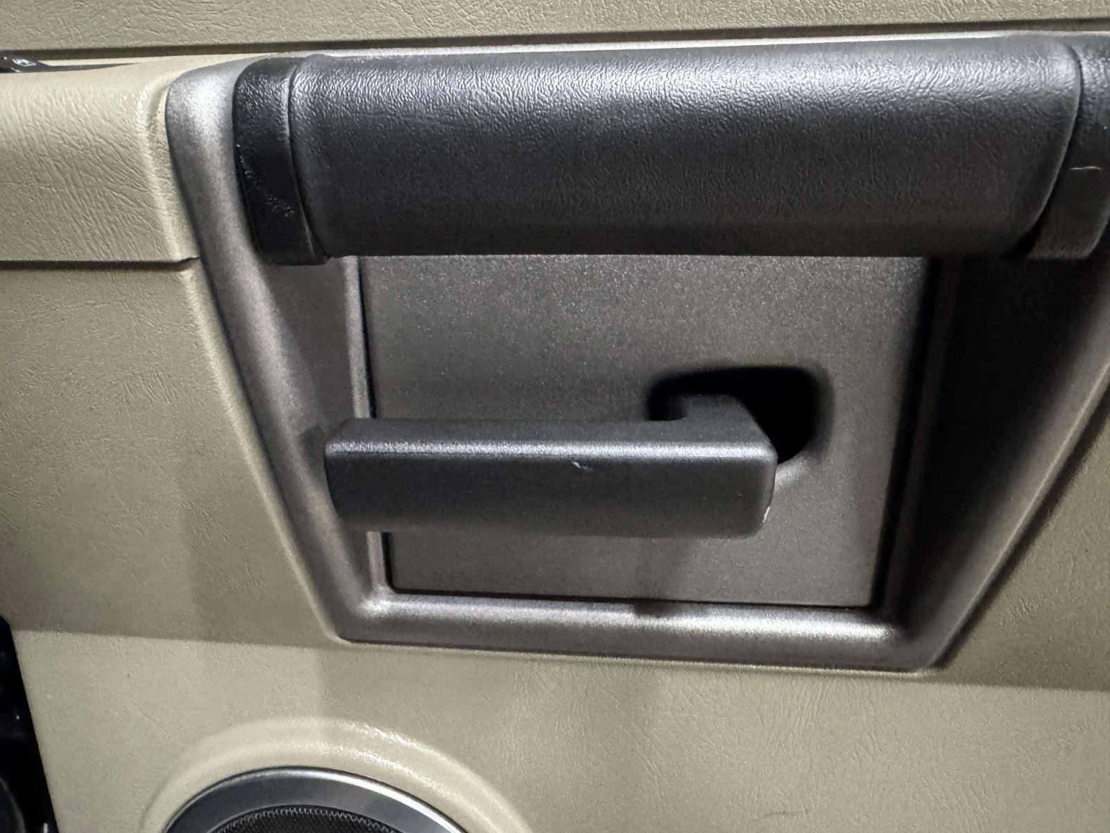 Used 2003 HUMMER H2 w/ Preferred Equipment Group AWD/4WD image 45
