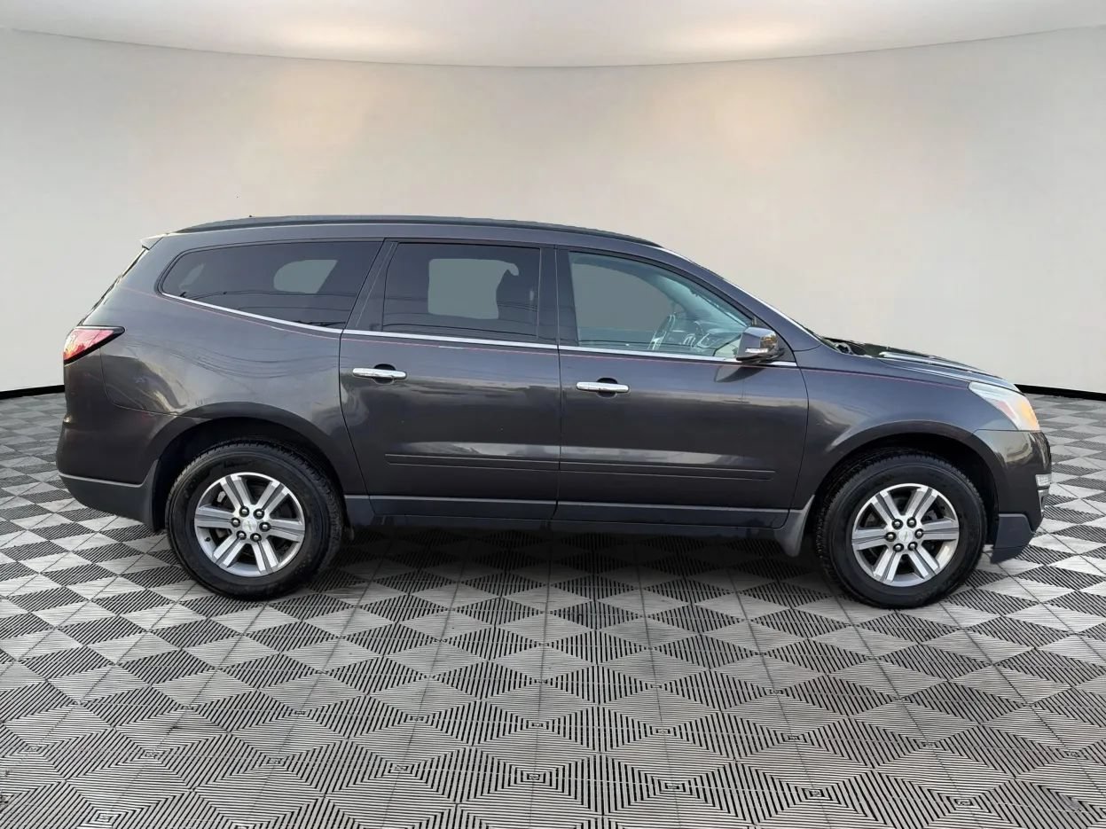 Used 2015 Chevrolet Traverse LT FWD image 8