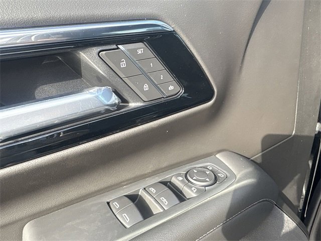 New 2026 Chevrolet Suburban LT image 24