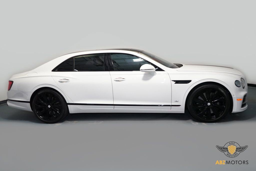 Used 2021 Bentley Flying Spur V8 image 4