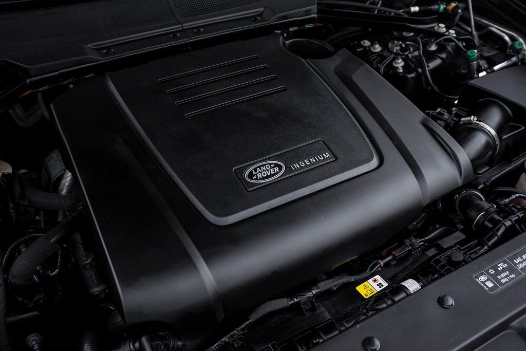 Used 2024 Land Rover Defender 110 S image 32