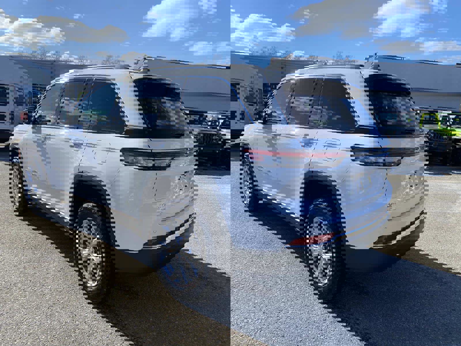 Certified 2023 Jeep Grand Cherokee Limited image 8