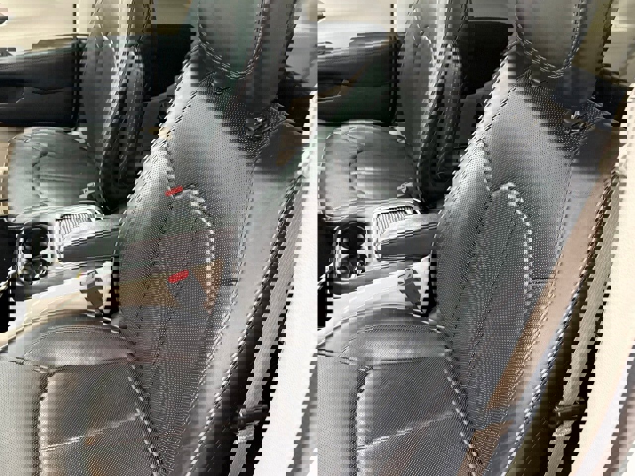 Used 2018 Chrysler Pacifica Limited image 34