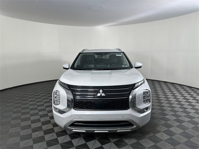 Used 2022 Mitsubishi Outlander SEL image 2