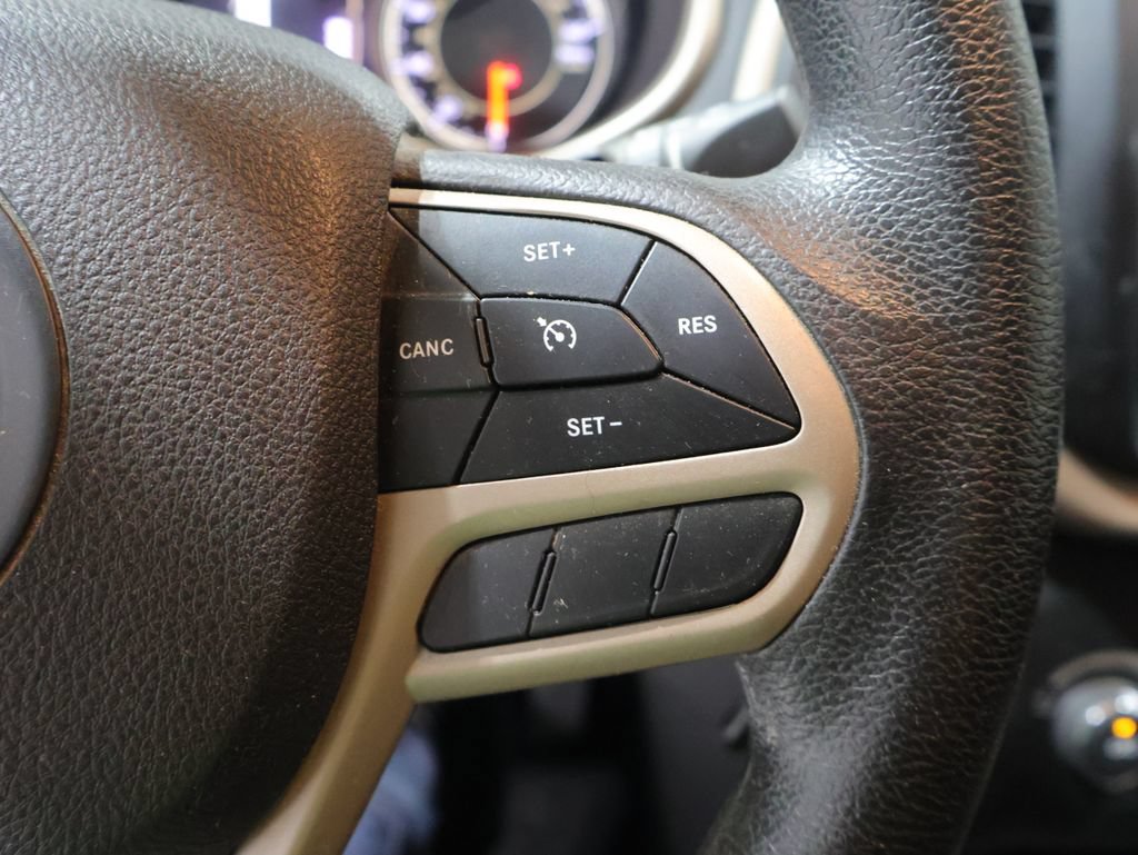 Used 2017 Jeep Cherokee Sport AWD/4WD image 33