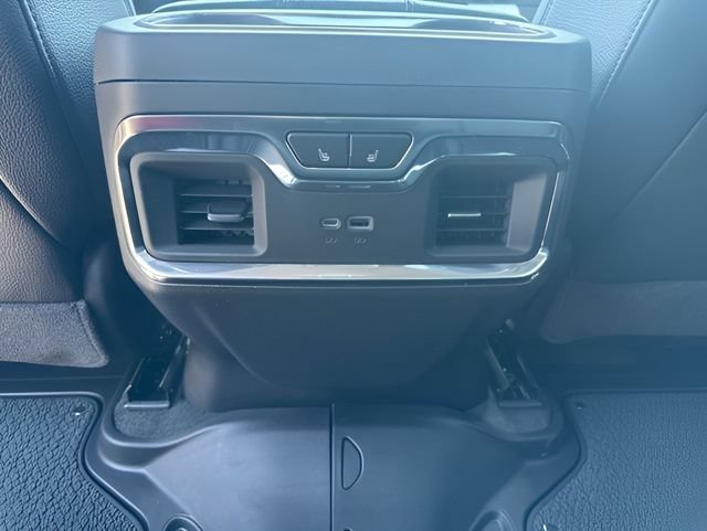Used 2026 GMC Sierra 1500 Denali w/ Technology Package AWD/4WD image 35