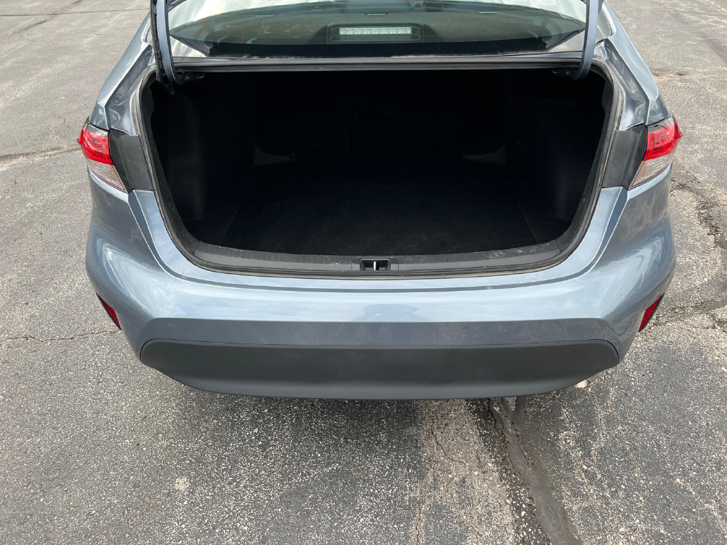 Used 2025 Toyota Corolla LE FWD image 9