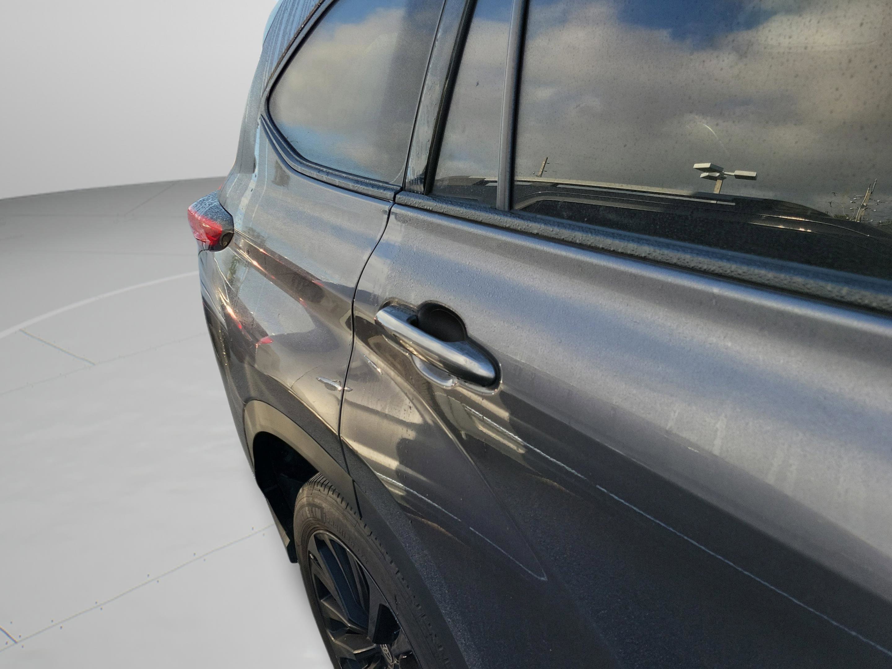 Used 2023 Toyota Highlander XSE image 18