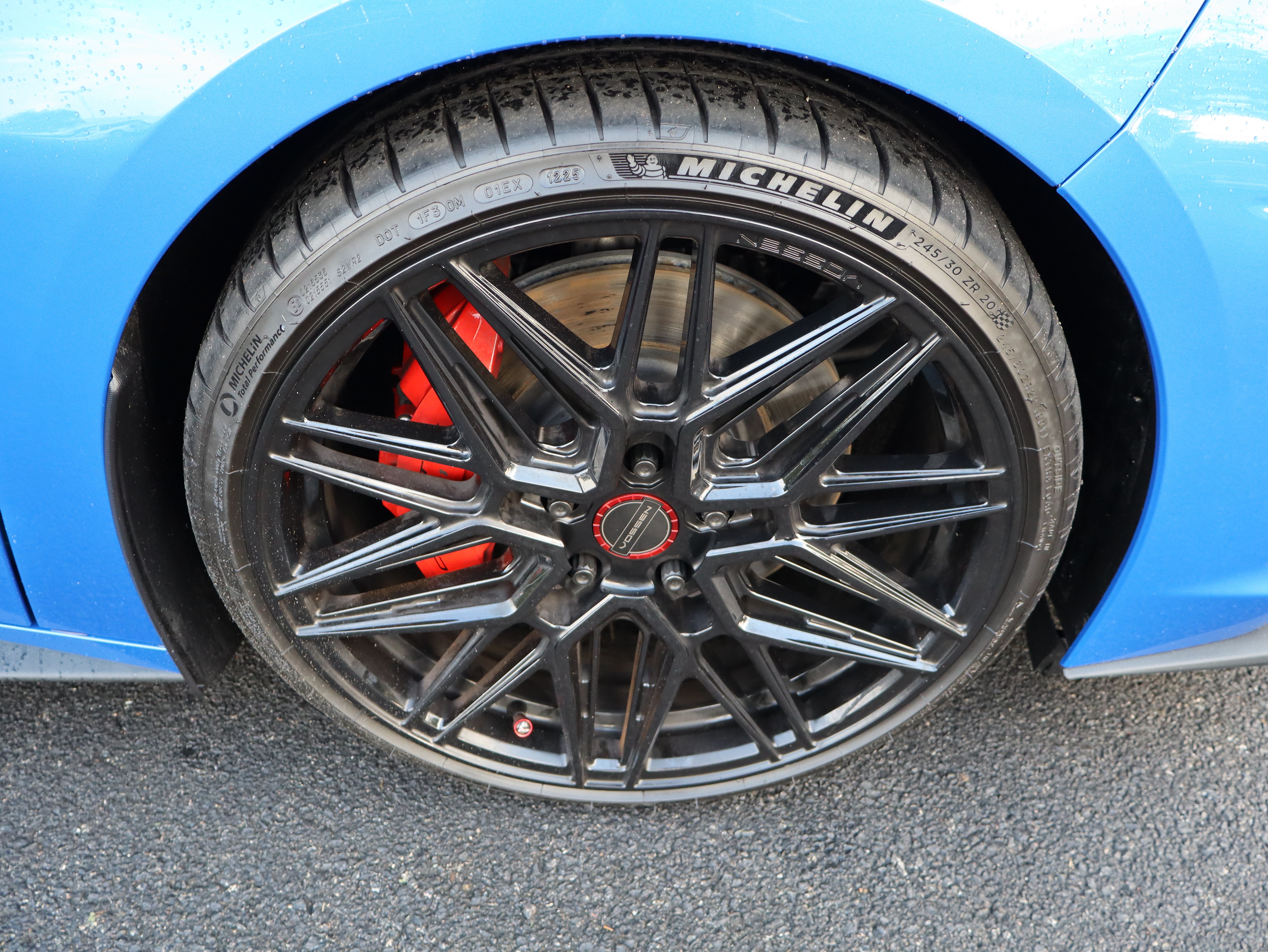 Used 2025 Chevrolet Corvette Stingray Preferred Conv w/ Z51 Performance Package RWD image 16