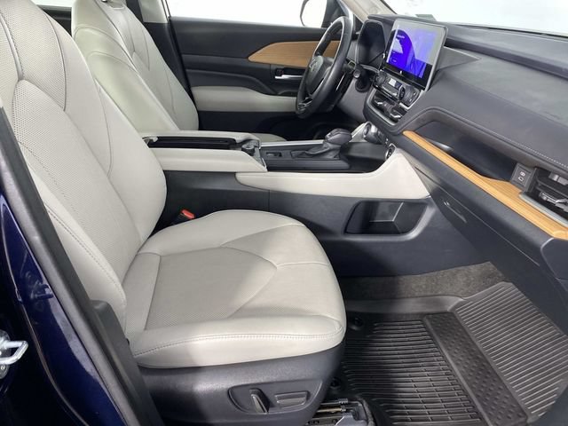 Used 2024 Toyota Grand Highlander AWD image 10