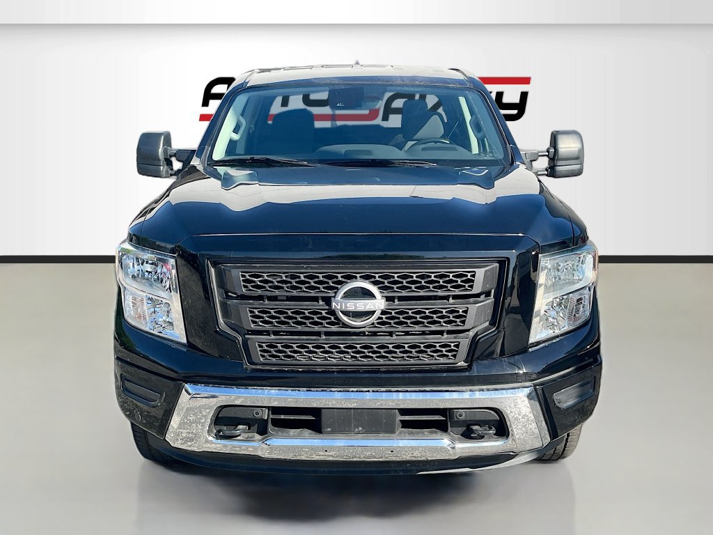 Used 2024 Nissan Titan SV w/ SV Convenience Package AWD/4WD image 2