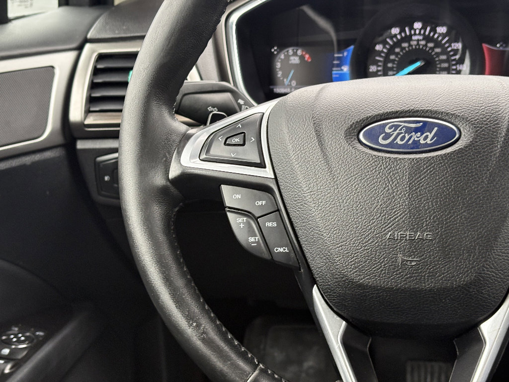 Used 2017 Ford Fusion SE w/ Equipment Group 202A image 21