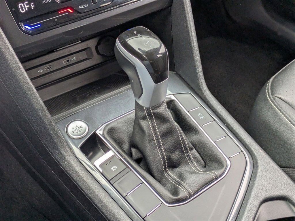 Used 2024 Volkswagen Tiguan SE image 23