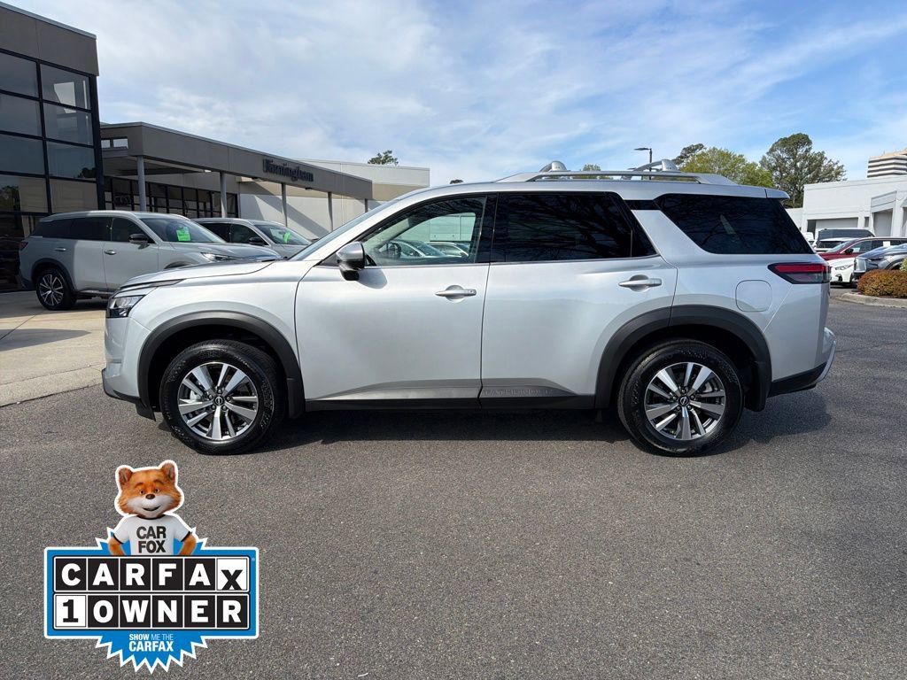Used 2024 Nissan Pathfinder SL FWD image 7
