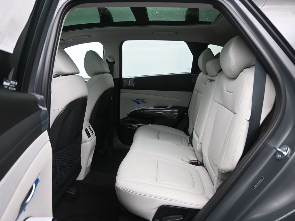 New 2025 Hyundai Tucson Limited image 30