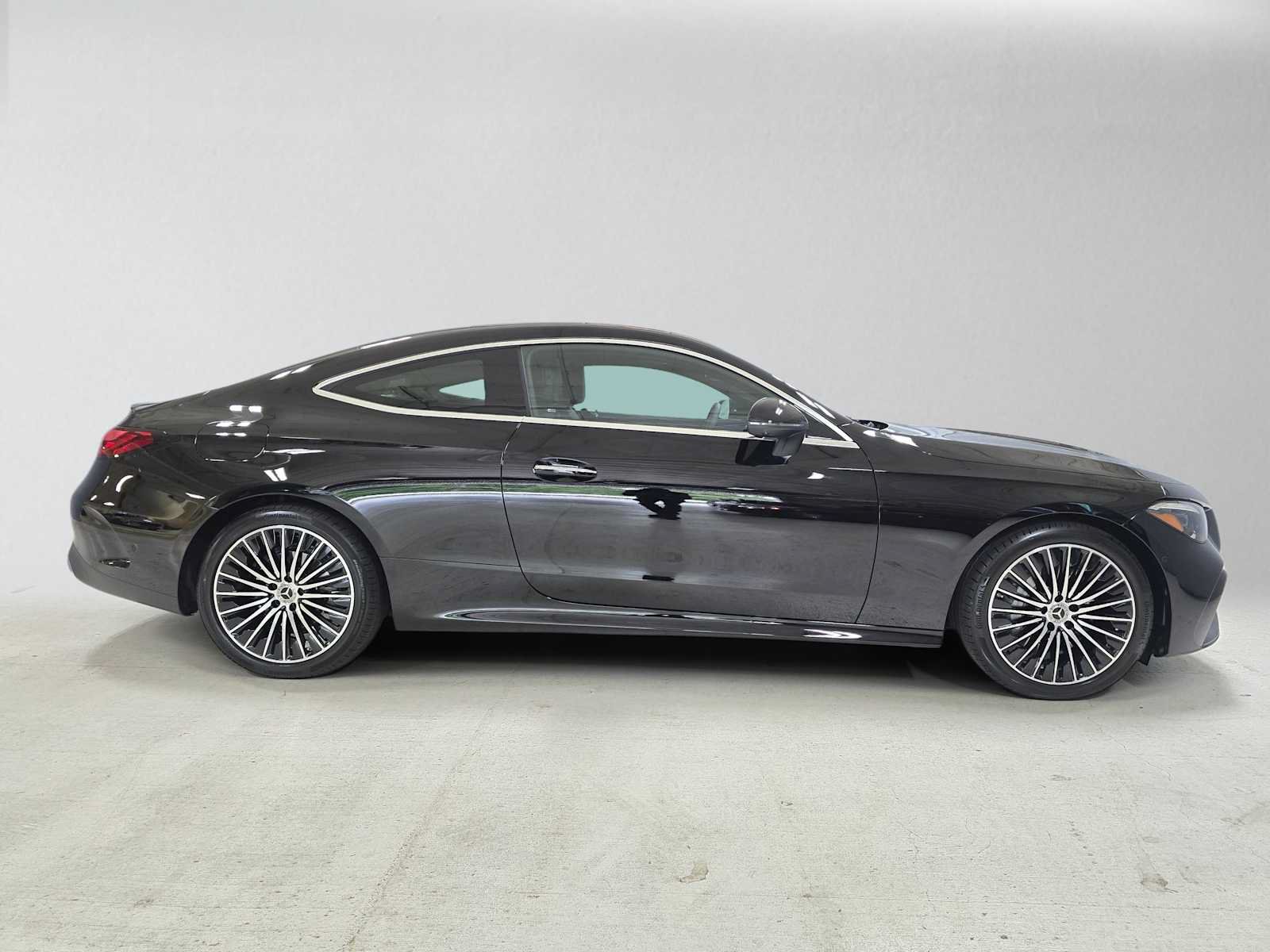 New 2026 Mercedes-Benz CLE 300 4MATIC Coupe image 2