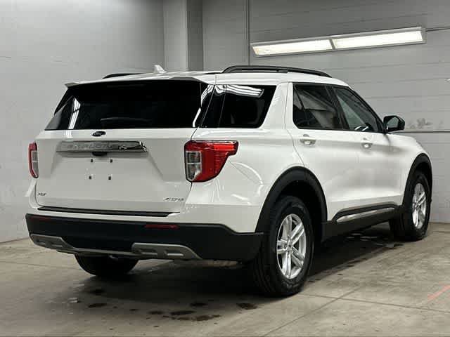 Used 2024 Ford Explorer XLT w/ Equipment Group 202A AWD/4WD image 22