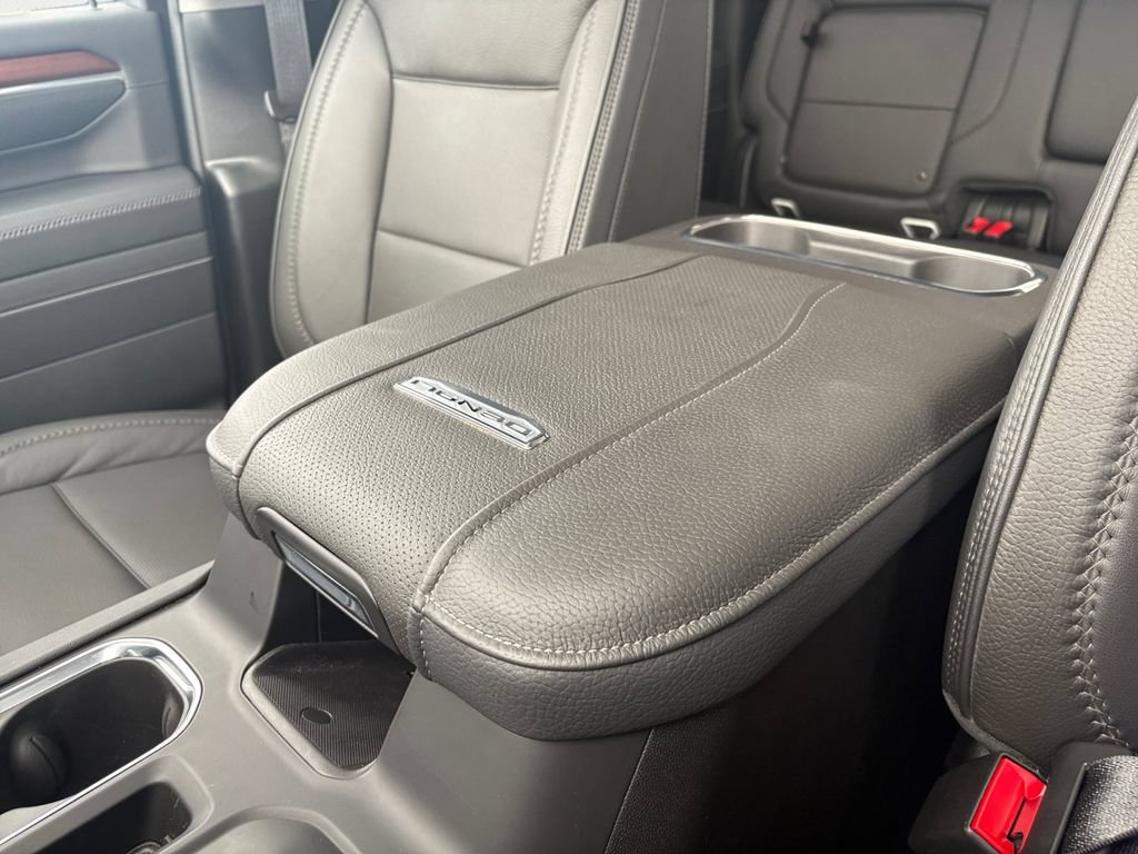 Used 2025 GMC Sierra 2500 Denali w/ Denali Reserve Package AWD/4WD image 11