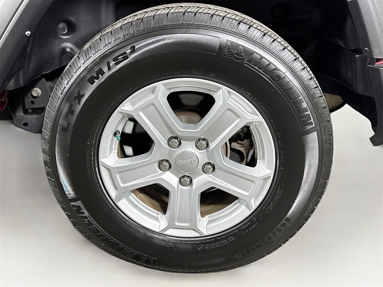 Used 2021 Jeep Wrangler Sport S image 24