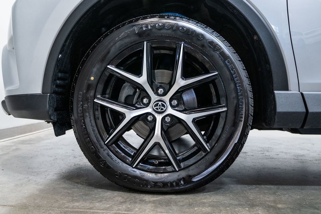 Used 2016 Toyota RAV4 SE image 11